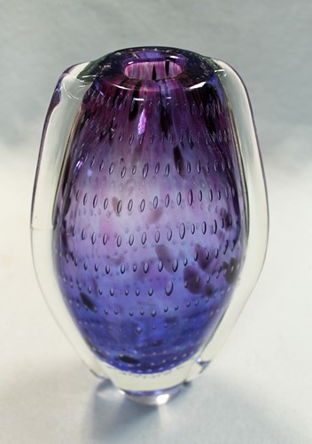 Lot 11 - A Seguso purple glass vase