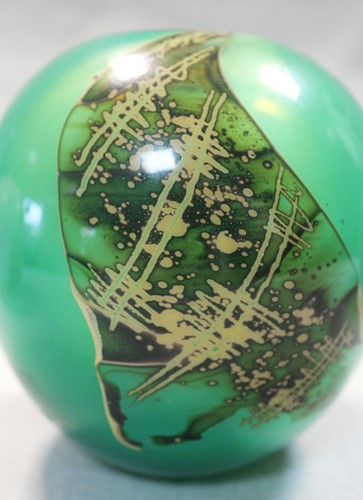Lot 16 - Elizabeth Swinburne, three contemporary glass vases