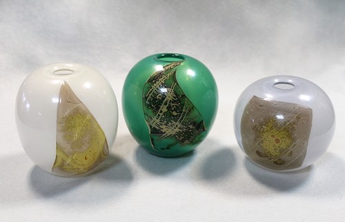 Lot 16 - Elizabeth Swinburne, three contemporary glass vases
