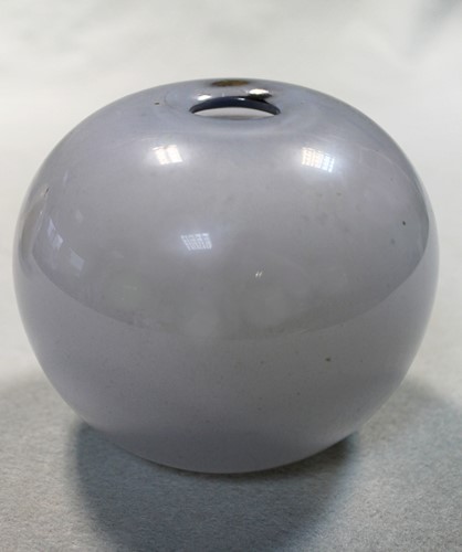 Lot 16 - Elizabeth Swinburne, three contemporary glass vases