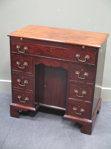 Lot 693 - Attributed to Gillows of Lancaster, a George...