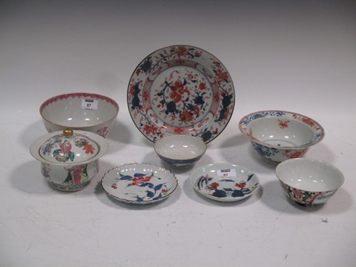 Lot 87 - A group of 18th century Chinese porcelain to...