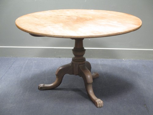 Lot 573 - A 19th century mahogany tilt-top breakfast...