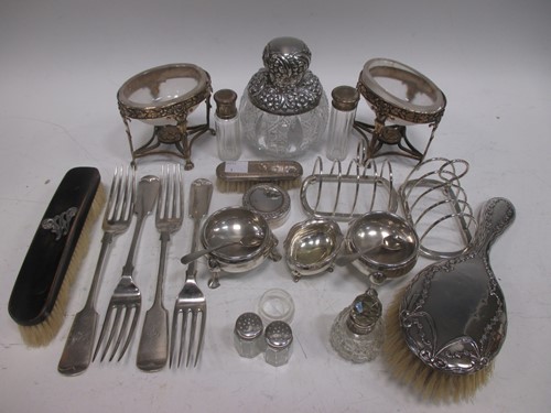 Lot 224 - Items of silver to include a pair of five-bar...