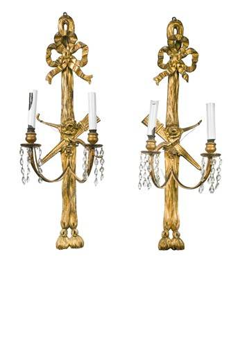 Lot 922 - A pair of gilt gesso wall lights