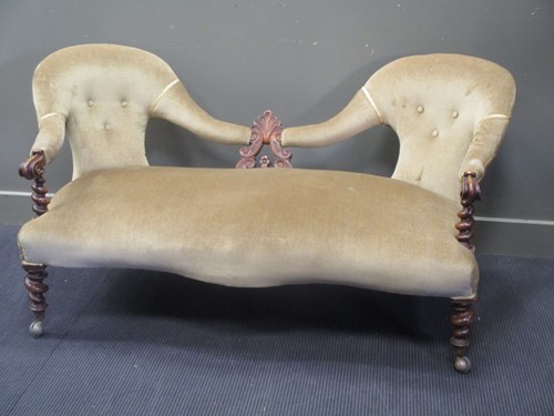 Lot 504 - A Victorian two seater settee 160cm wide
