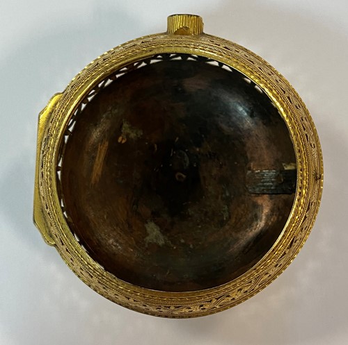 Lot 230 - Daniel Quare, London - A rare early 18th century repeating pair cased pocket watch with regulator aperture, No 255