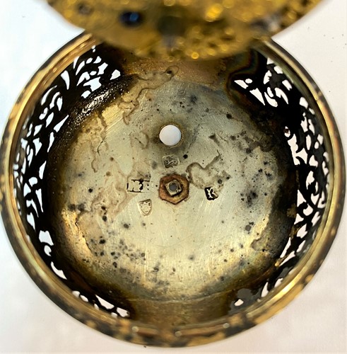 Lot 230 - Daniel Quare, London - A rare early 18th century repeating pair cased pocket watch with regulator aperture, No 255