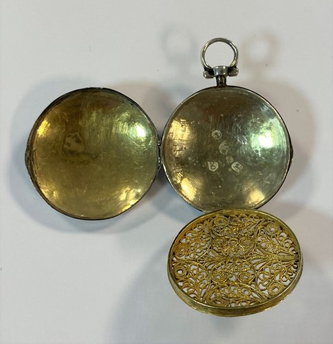 Lot 261 - A rare and unusual George III silver novelty vinaigrette by Samuel Pemberton