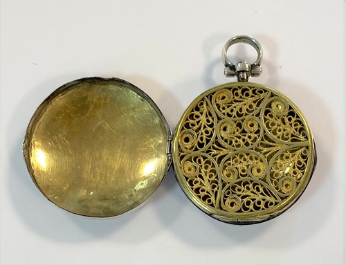 Lot 261 - A rare and unusual George III silver novelty vinaigrette by Samuel Pemberton