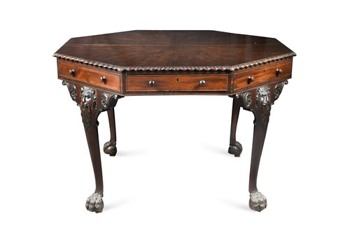 Lot 811 - An Edwardian octagonal mahogany library table