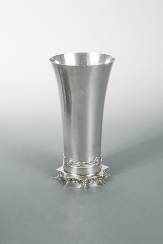 Lot 88 - An Arts & Crafts silver trumpet vase, by Omar Ramsden, London 1929