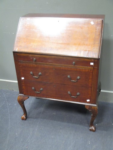 Lot 766 - A 20th century mahogany veneered bureau 103 x...