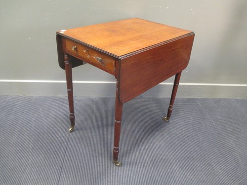 Lot 748 - A mahogany pembroke table 72 x 49 x 69cm