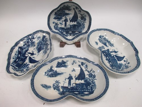 Lot 34 - Items of Caughley blue and white porcelain, to...