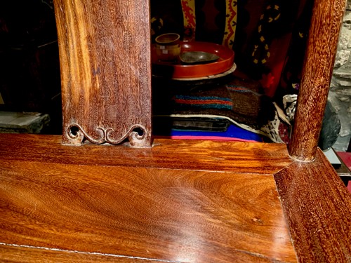 Lot 458 - A pair of Chinese horse shoe backed hardwood armchairs Quanli, in late Ming Dynasty style, 20th century