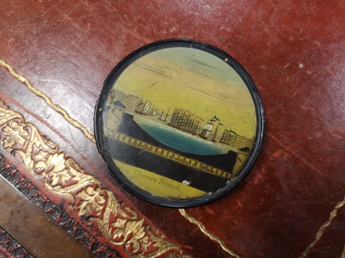 Lot 779 - A 19th century papier maché Thames Tunnel souvenir snuff box