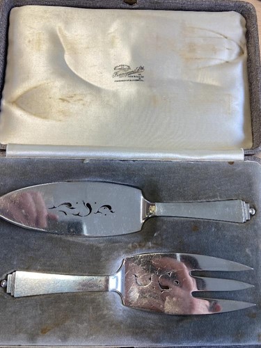 Lot 92 - Harald Nielsen for Georg Jensen, a Danish metalwares pyramid pattern cake slice and fork