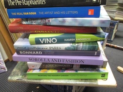 Lot 683 - A collection of mostly modern Art Reference books