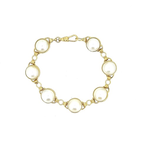 Lot 77 - A 9ct gold mabé pearl set bracelet