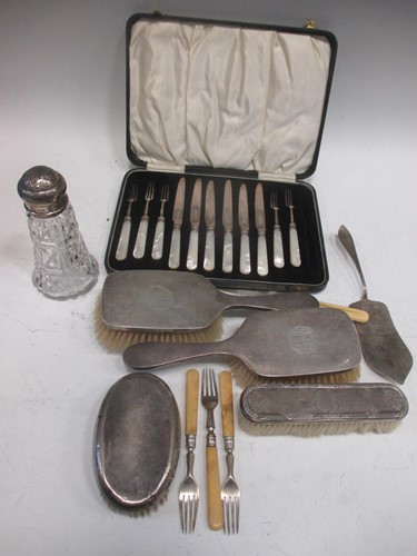 Lot 217 - A part fruit set with silver blades (lacking...