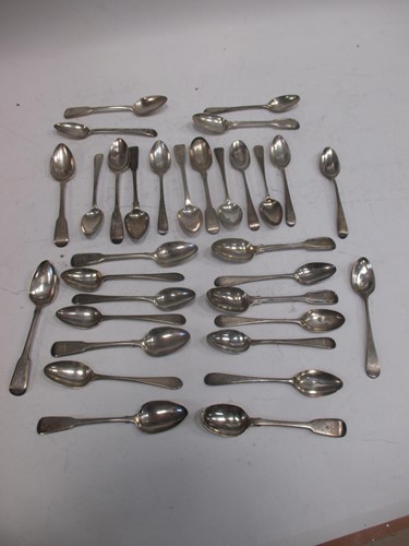 Lot 198 - A quantity of miscellaneous silver tea spoons,...