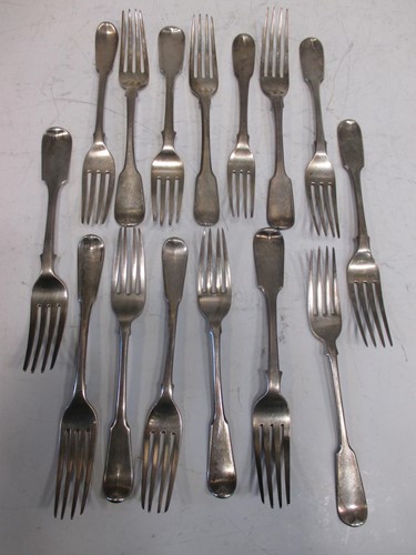 Lot 196 - Fifteen various small silver forks, c.21oz