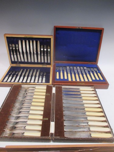 Lot 222 - A silver bladed and mother of pearl fruit...
