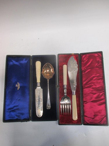 Lot 238 - A silver bladed serving spoon and slice, cased,...