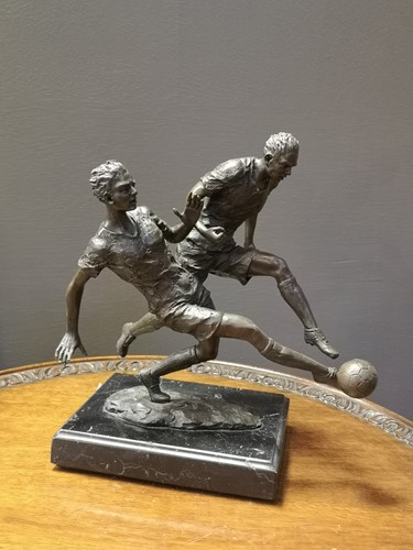 Lot 408 - After Milo, A modern bronze sculpture of two...