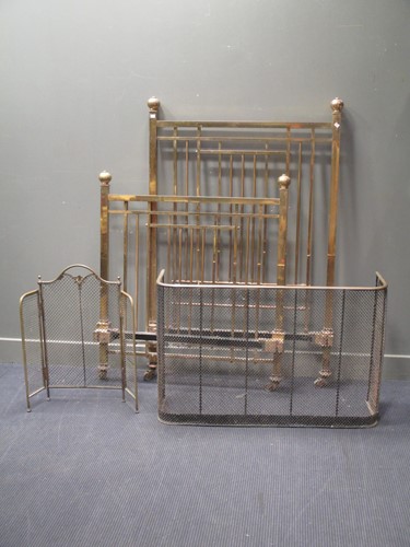 Lot 604 - An early 20th century brass single bed 98cm...