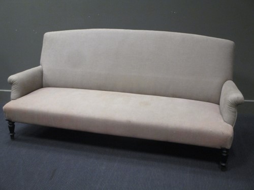 Lot 585 - An early 20th C. small settee, 187 cm wide