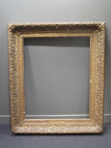 Lot 432 - A late 18th century large gilt frame, sight...