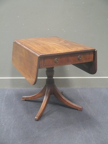 Lot 470 - A Regency mahogany sofa table