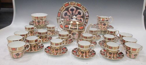 Lot 8 - Collection of Crown Derby tea cups, coffee...