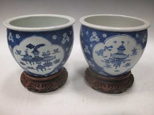 Lot 7 - A modern pair of Chinese blue and white...