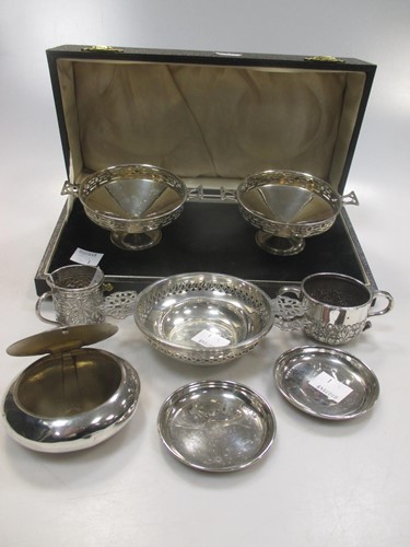 Lot 440 - A miniature silver 20th century porringer, a...