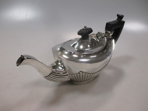 Lot 425 - A silver bachelor teapot, Chester hallmark,...