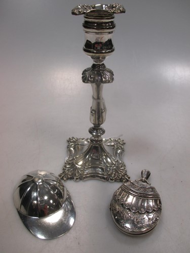 Lot 421 - A Tiffany jockey cap silver caddy spoon, a...