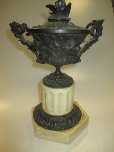 Lot 314 - A 19th century 'grand tour' style bronze...