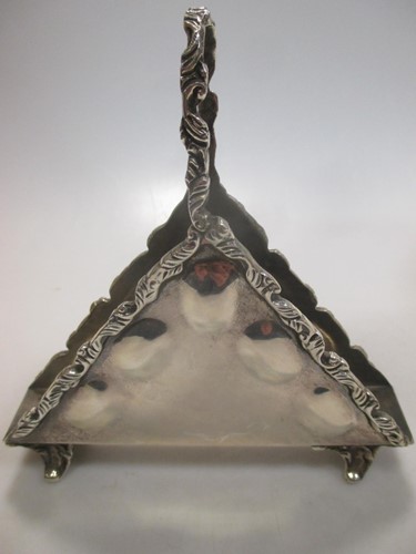 Lot 423 - A Mexican metalwares napkin holder, marked 925