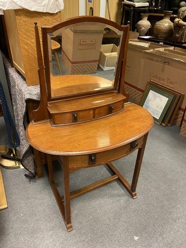 Lot 147 - Attributed to Heal's Arts & Crafts oak dressing table, circa 1900