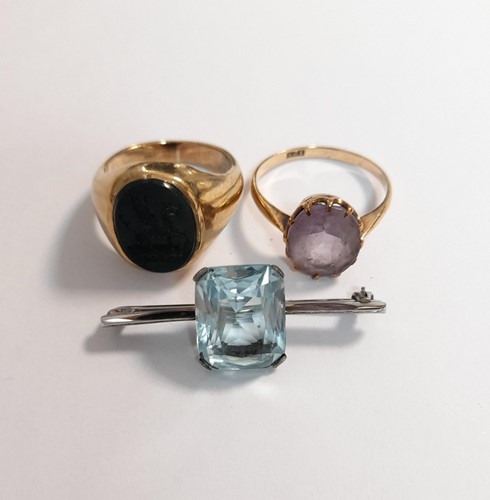Lot 399 - A 9ct gold bloodstone signet ring together...