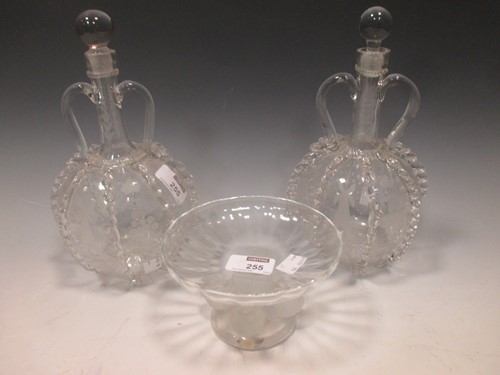 Lot 255 - A modern Lalique Nogent pattern bonbon dish on...