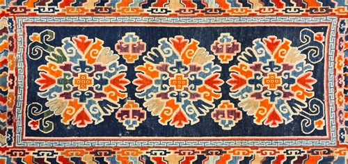 Lot 183 - A Chinese woollen rug, circa 1930, 130 x...