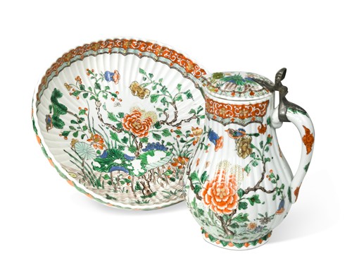 Lot 431 - A French porcelain jug and bowl, probably Sampson