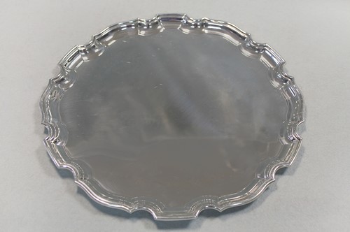 Lot 407 - A George VI silver salver