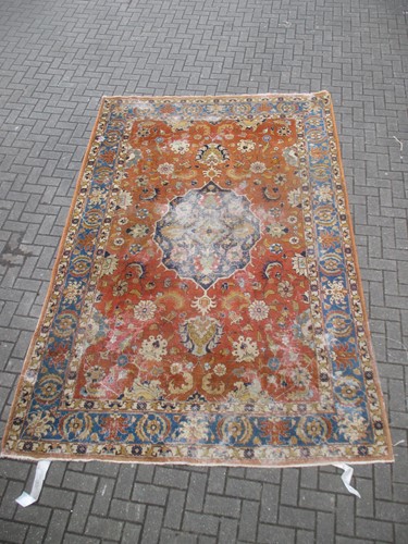Lot 593a - A Tabriz rug, 335x 222cm