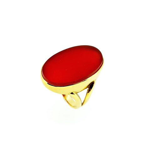 Lot 64 - A cornelian set signet ring