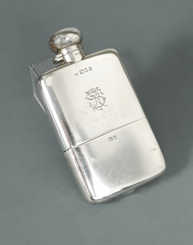 Lot 395 - A George V silver hip flask